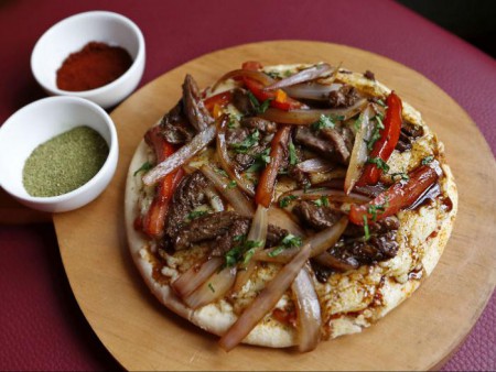 /products/pizza-de-lomo-salteado/